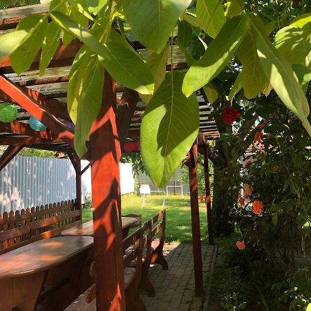 Jesolo Apartmanhaz Balatonkeresztur Luaran gambar